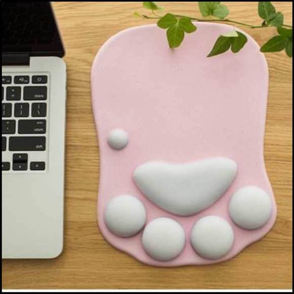 Pink Kawaii Cat Paw Mouse Pad with Wrist Rest Silicone - Picture 1 of 6